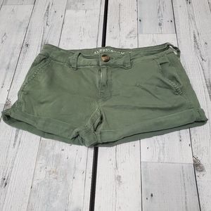 Green American Eagle size 6 shorts